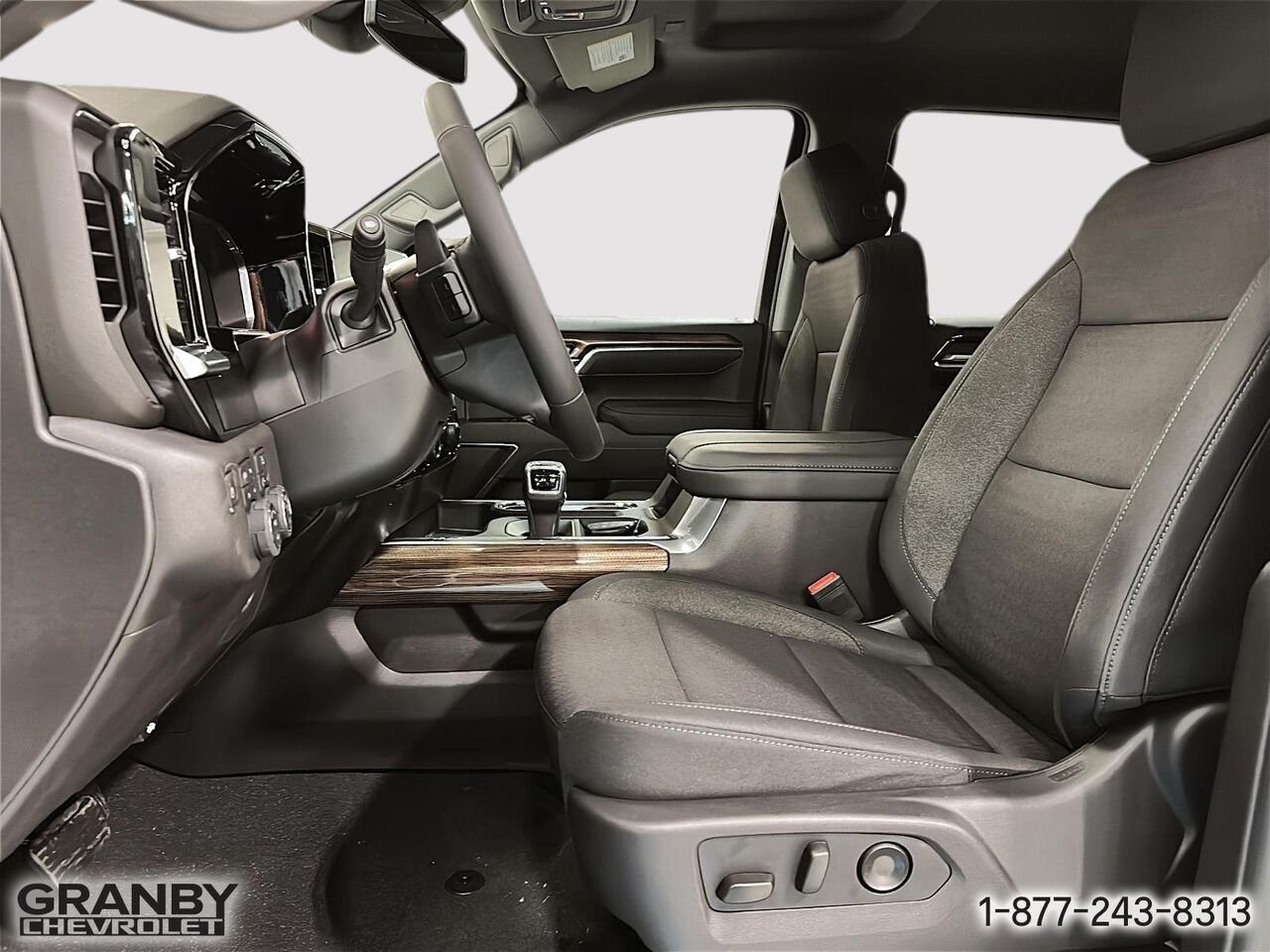 CHEVROLET Silverado 1500 K1500 SILVERADO CREW CAB RST STD/BOX (1SP) | B26-0699 2026 BLANC SOMMET Granby - photo #10