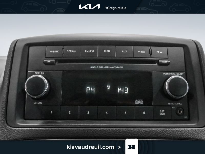 Dodge GR Caravan 2015 Gris Laval - photo #18