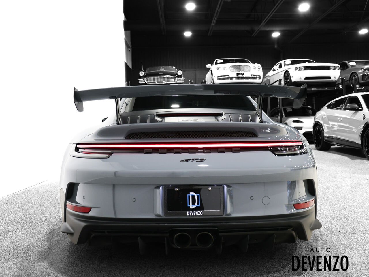 2024 Porsche 911 Grey Saint-Eustache - photo #3