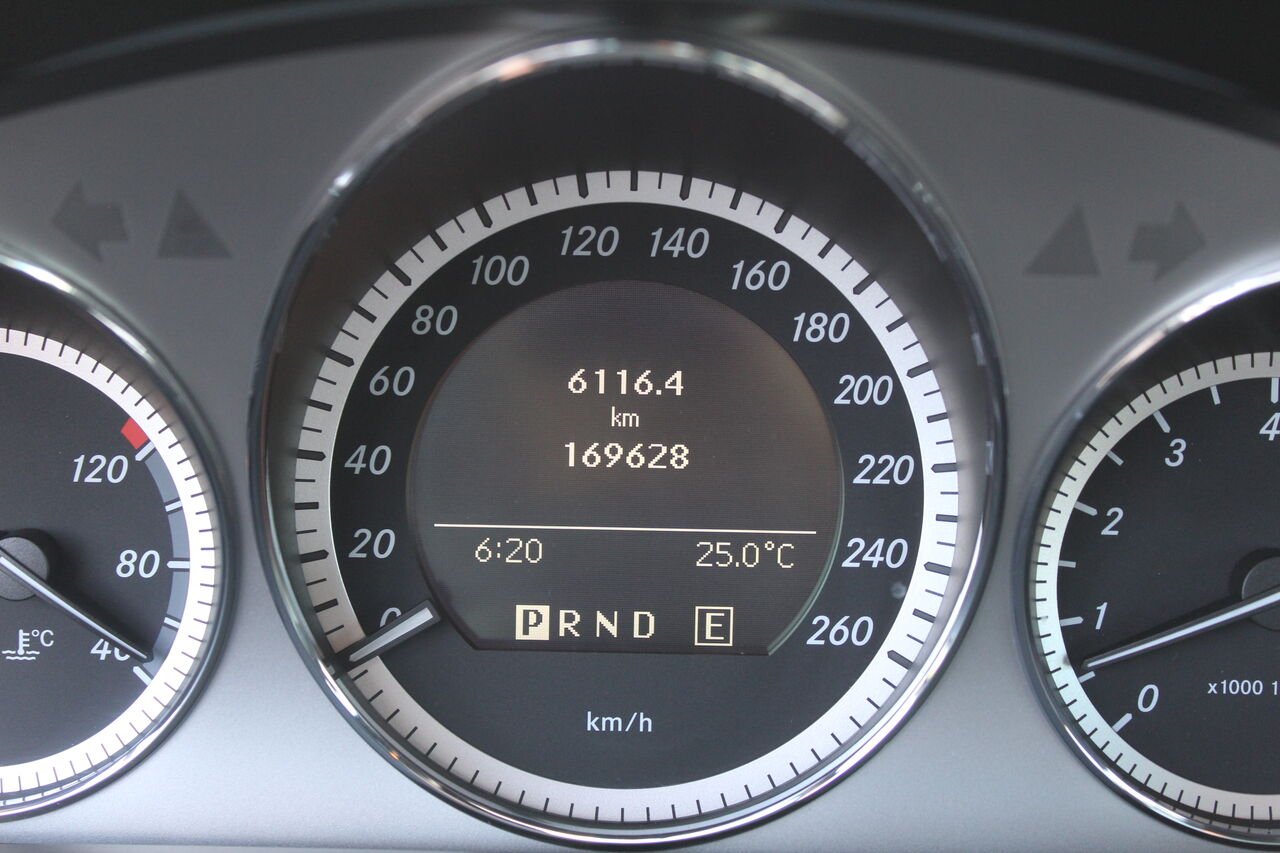 2011 Mercedes-Benz Classe-C VIN: WDDGF8BB4BA505424 Grey Sainte-Rose - photo #14