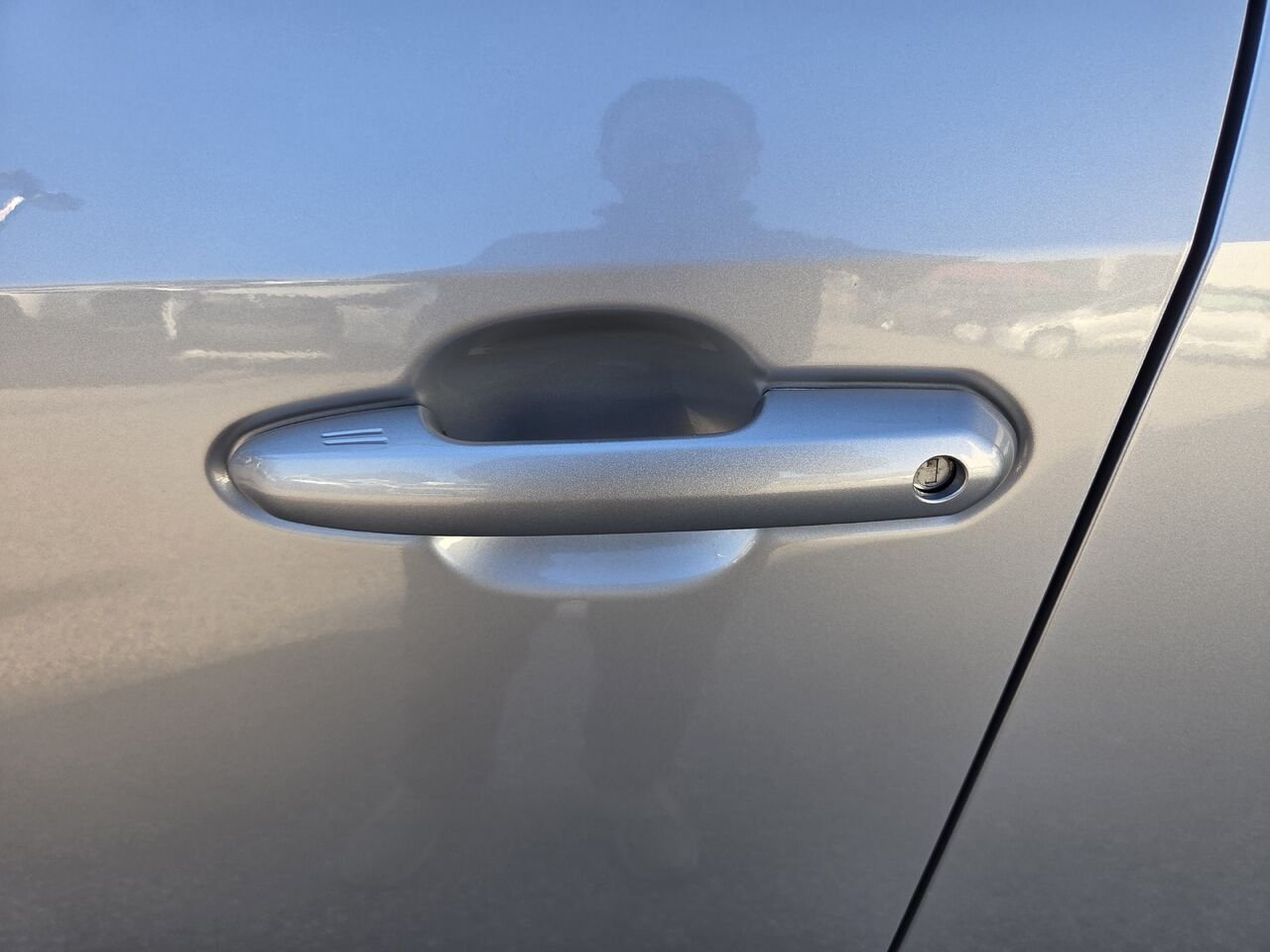 2023 Toyota RAV4 XLE HYBRIDE Silver  - photo #10