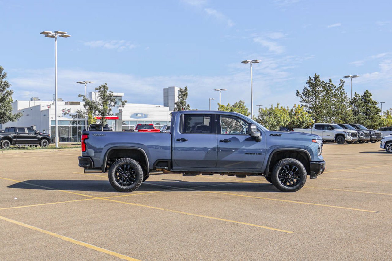 2026 Chevrolet Silverado 3500HD 4WD Crew Cab 159 LTZ Blue Sherwood Park - photo #9