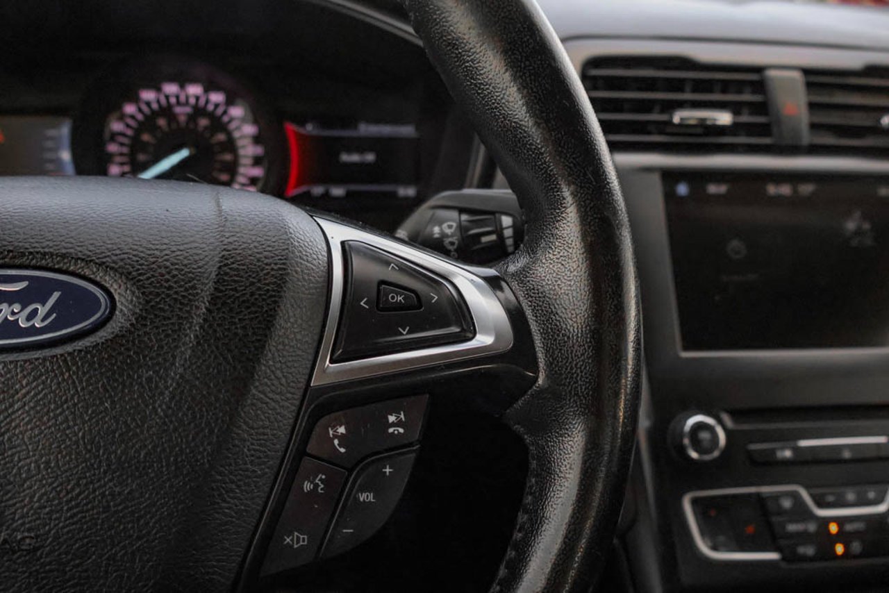 2018 Ford Fusion SE FWD Blue Sherwood Park - photo #21