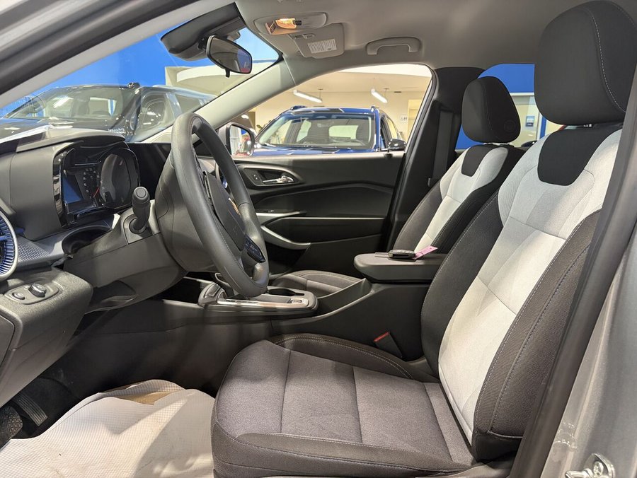 CHEVROLET TRAX LS 2025 2025 Gris
