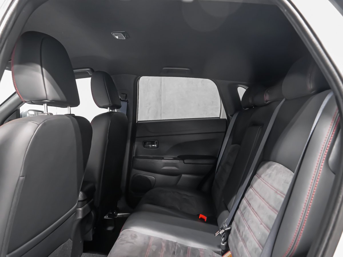 Mitsubishi RVR LE 4WD 2020 Montréal - photo #12