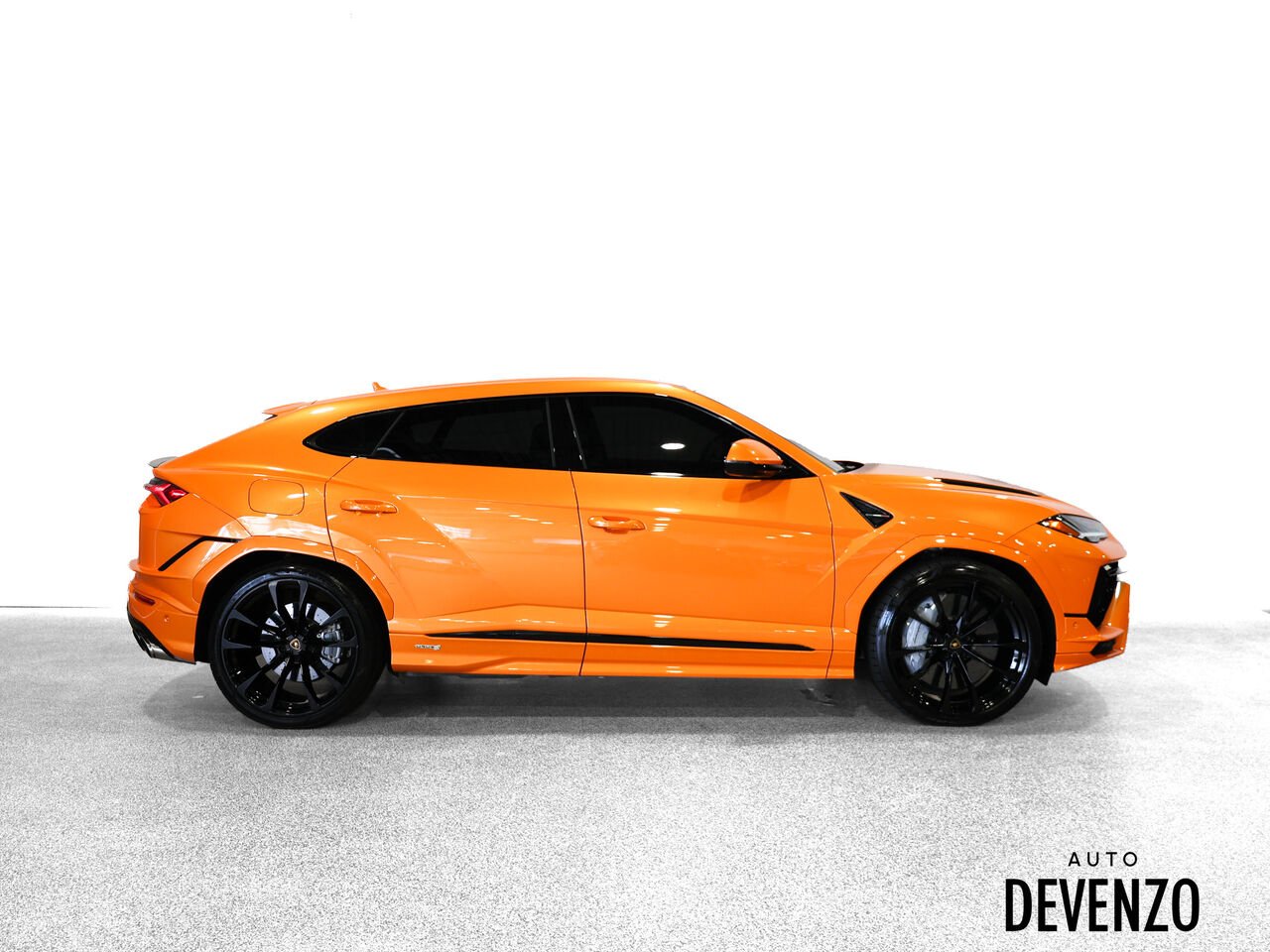 2024 Lamborghini Urus Orange Saint-Eustache - photo #1