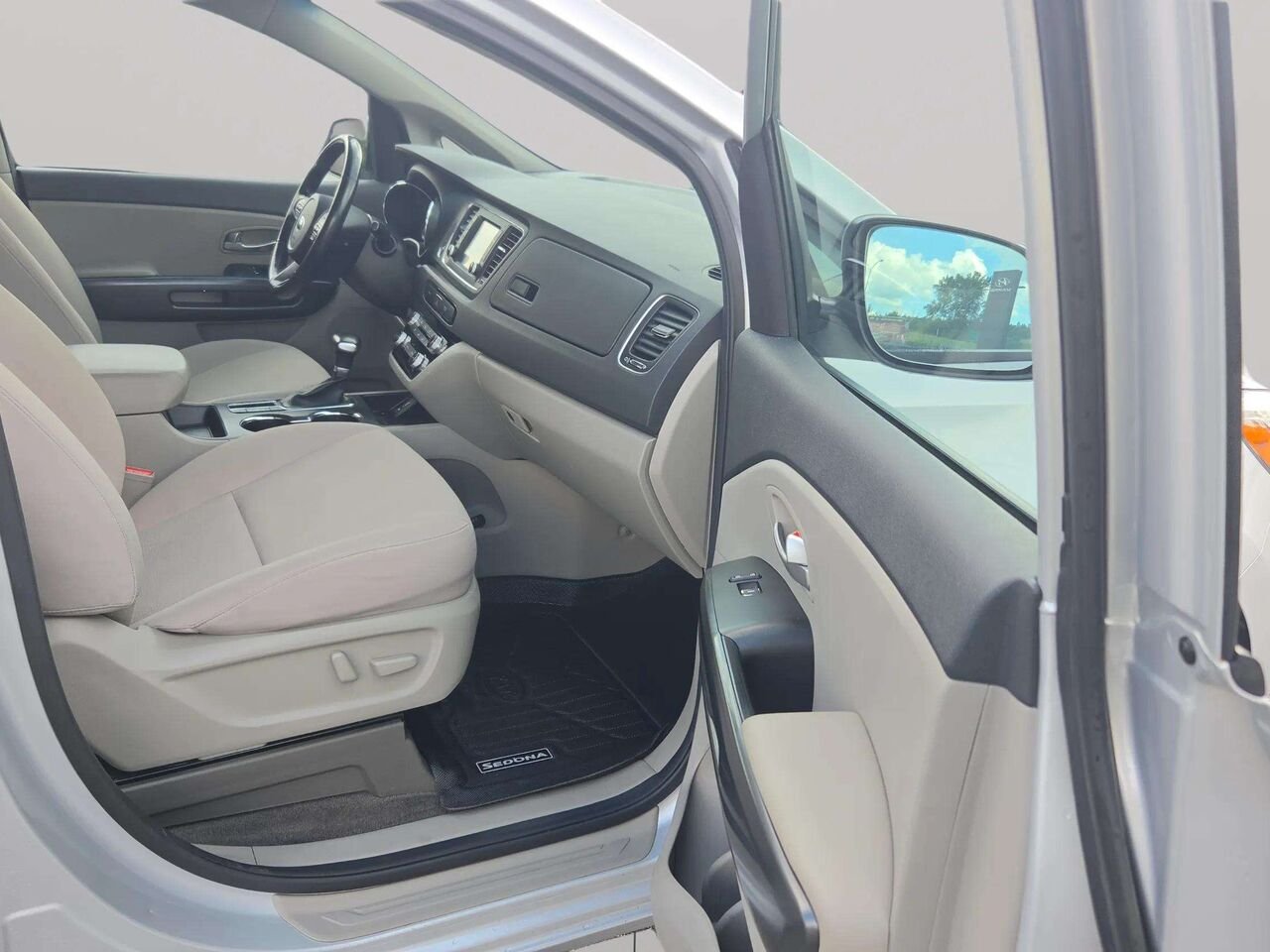 Kia Sedona 2020 Argent Gatineau - photo #13