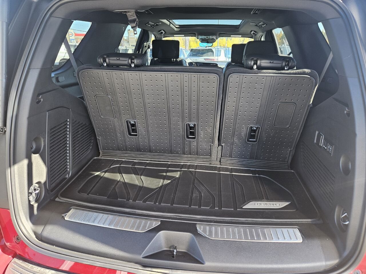 2027 Chevrolet Tahoe Z71 4 portes 4RM Radiant Red Tintcoat Thetford Mines - photo #23