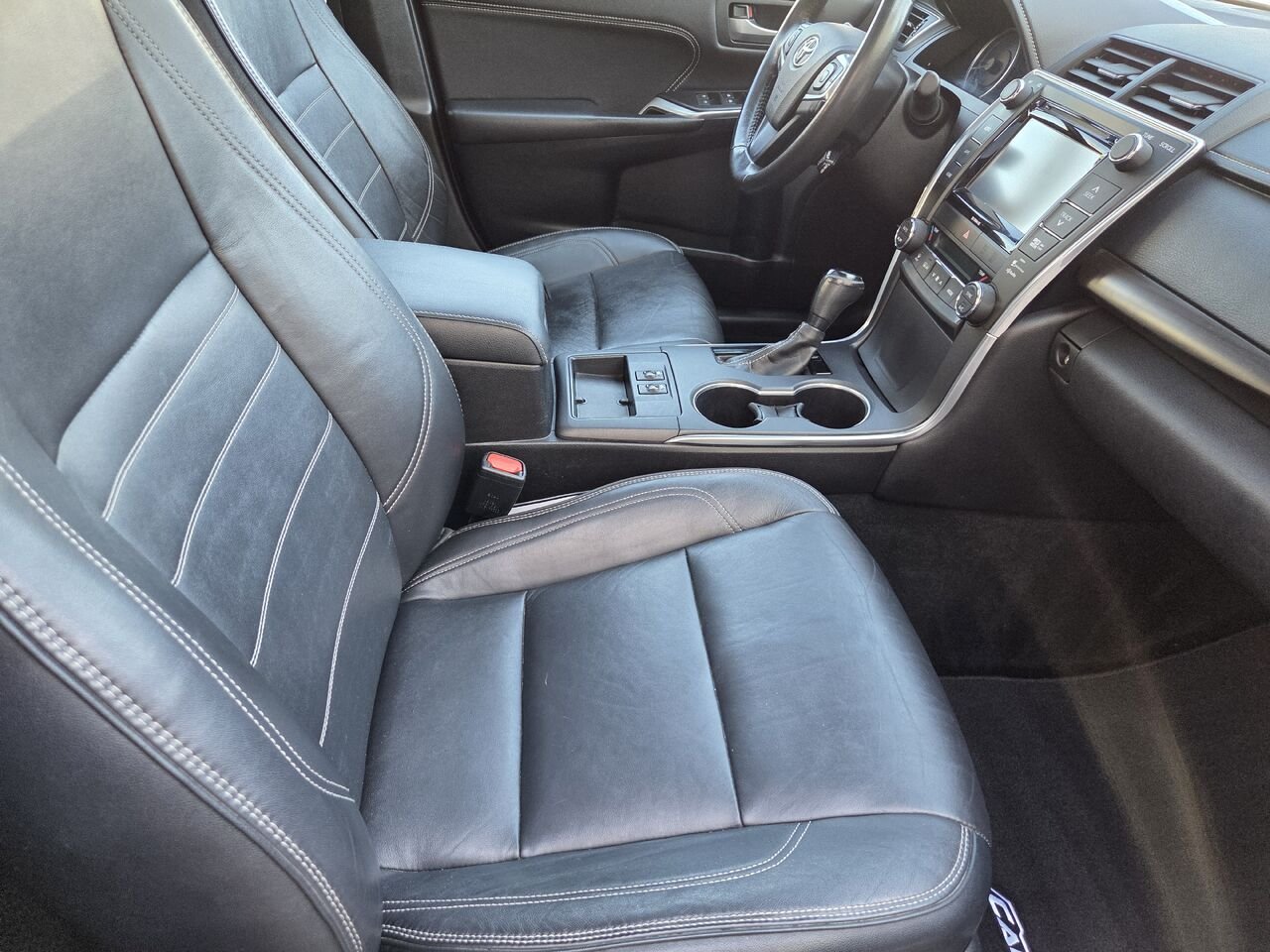 Toyota CAMRY XLE 2017 Argent Mont-Laurier - photo #10