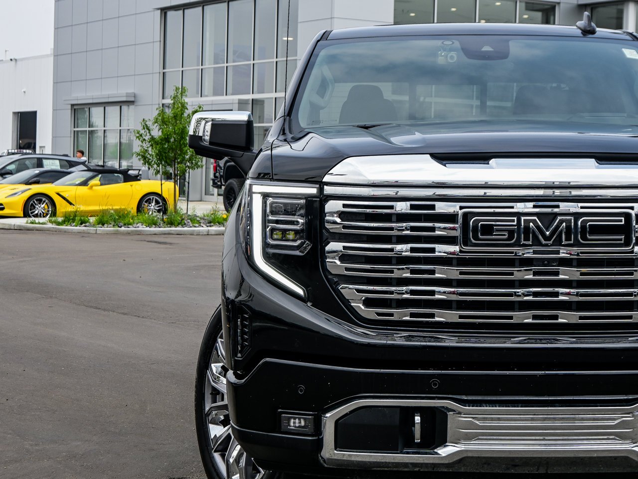 2025 GMC Sierra 1500 4WD Crew Cab 147 Denali Black Sherwood Park - photo #4