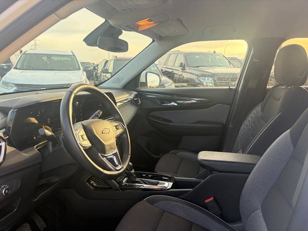 2025 Chevrolet Trailblazer AWD 4dr LT White Sherwood Park - photo #5