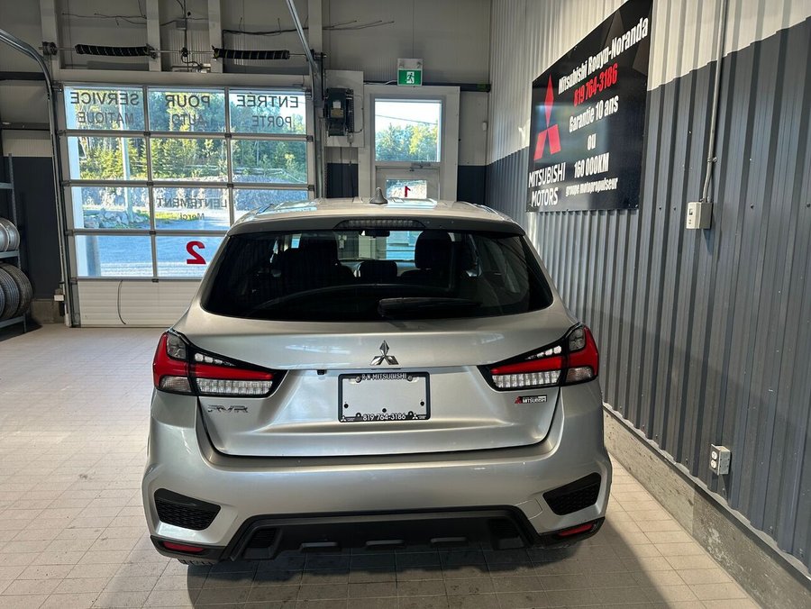 Mitsubishi RVR ES TA 2021 Gris