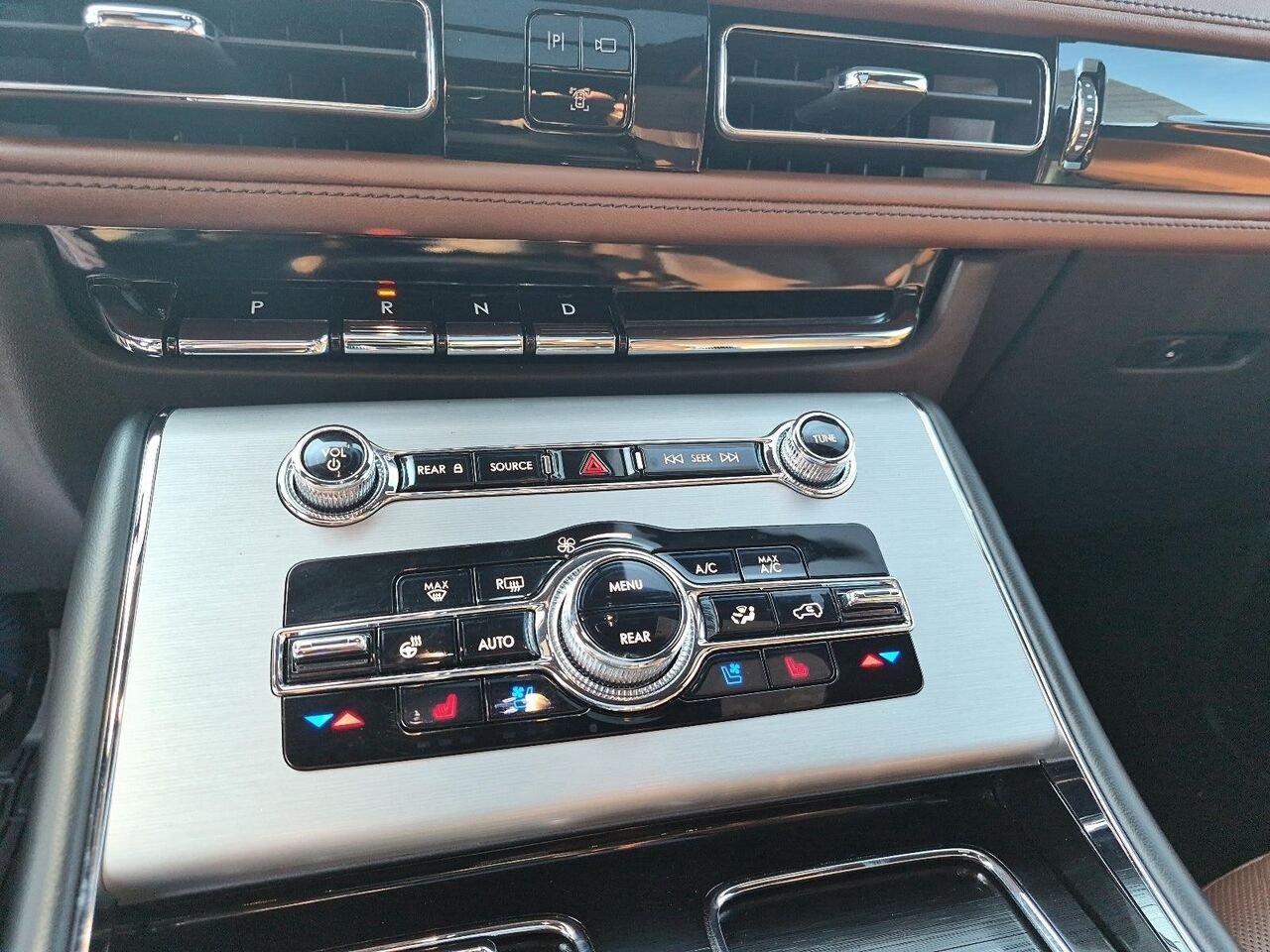 2023 Lincoln Aviator Silver Saint-Jérôme - photo #16
