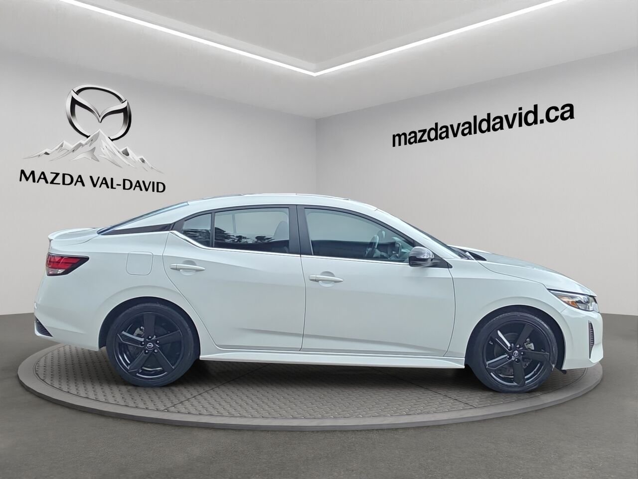 Nissan Sentra SR CVT, toit ouvrant, commande audio au volant, cruise control 2024 Blanc Val-David - photo #3