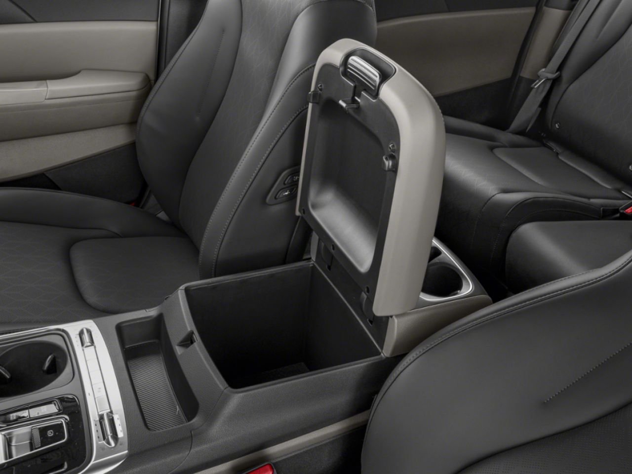 Kia Carnival hybride 2027 Blanc neige nacré Nantes - photo #8