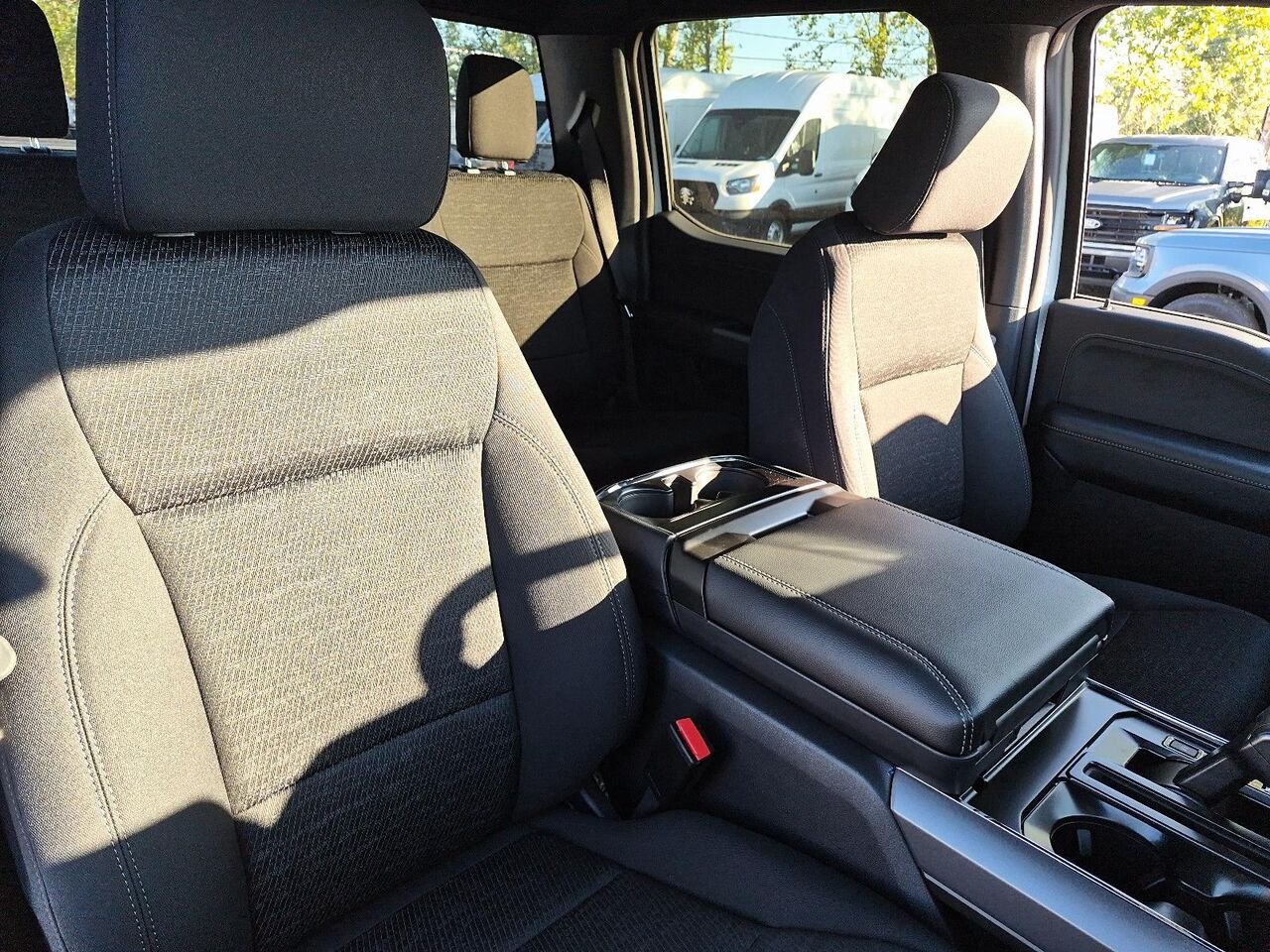 2026 Ford F-150 Oxford White Saint-Jérôme - photo #6