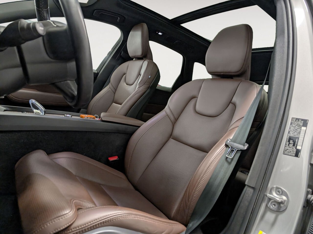 2023 VOLVO XC60 Ultimate Bright Theme AWD Toit Pano Sièges Chauffants Grey Sherbrooke - photo #8