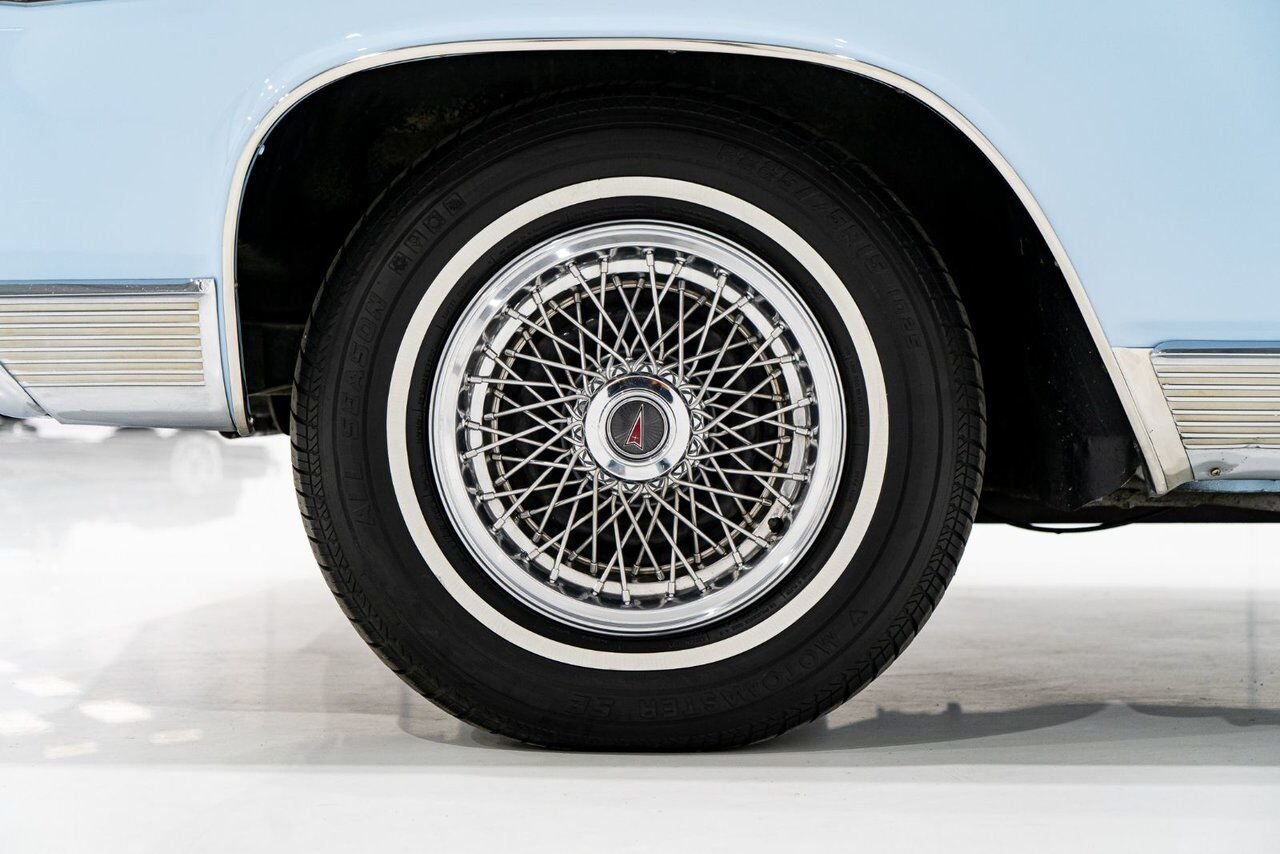Pontiac Bonneville **PRICE IN USD** 1964 Bleu Montréal - photo #39