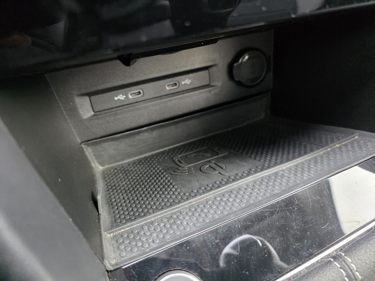 Volkswagen Taos Highline 4Motion 2024 Gris Mont-Laurier - photo #30