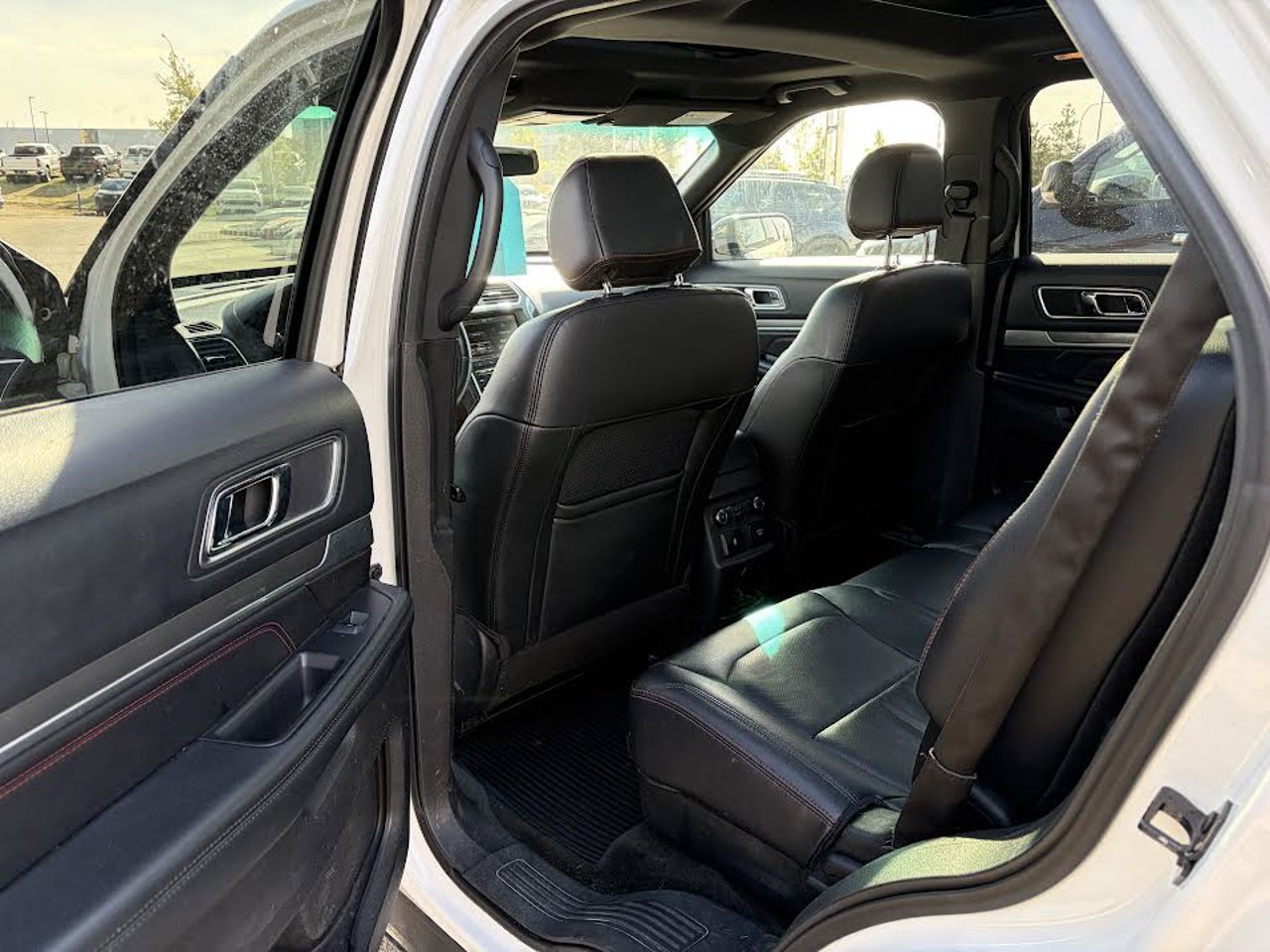 2016 Ford Explorer 4WD 4dr Sport White Sherwood Park - photo #5