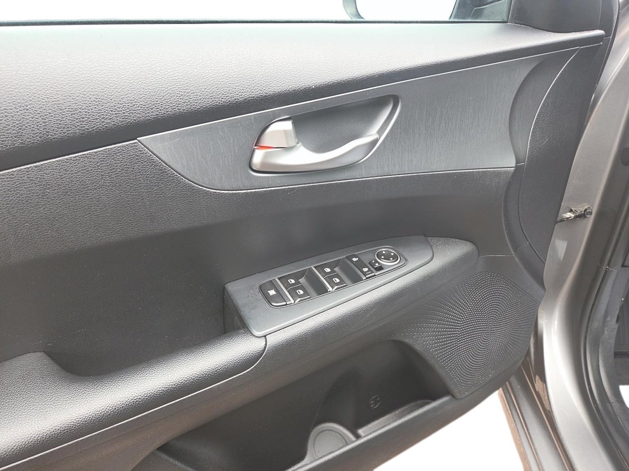 2021 Kia Forte VIN 3KPF24AD5ME321686 Grey Baie-Comeau - photo #11