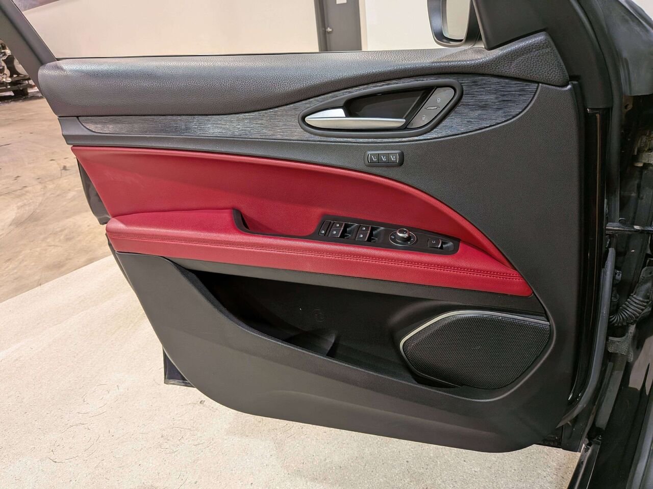 2020 Alfa Romeo Stelvio AWD Black Val-David - photo #32