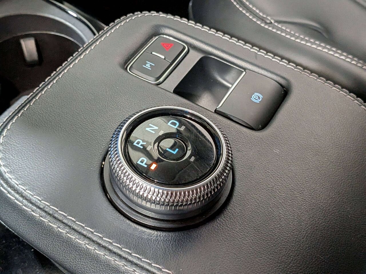 2022 Ford Mustang Mach-E Select AWD Black Val-David - photo #28