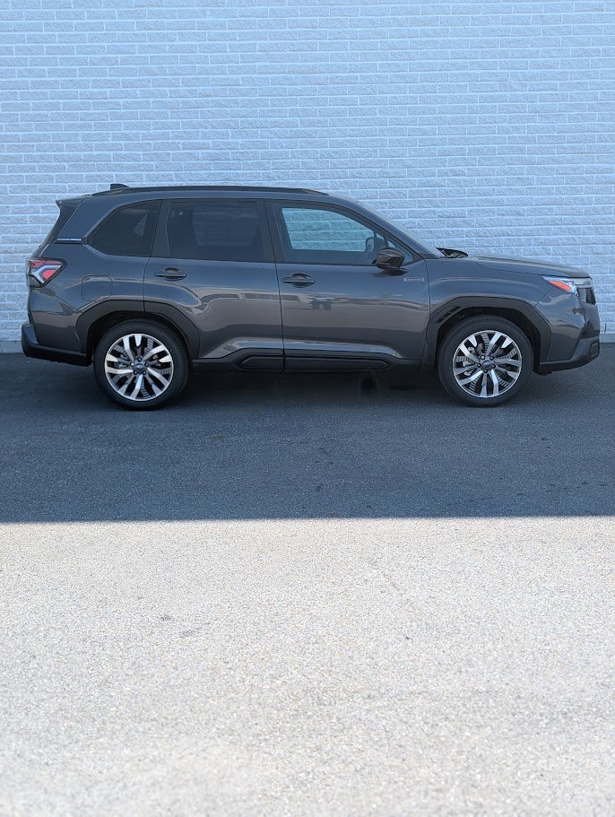 SUBARU Forester PREMIER HYBRIDE 2026 Gris magnétite métallisé Saint-Hyacinthe - photo #2