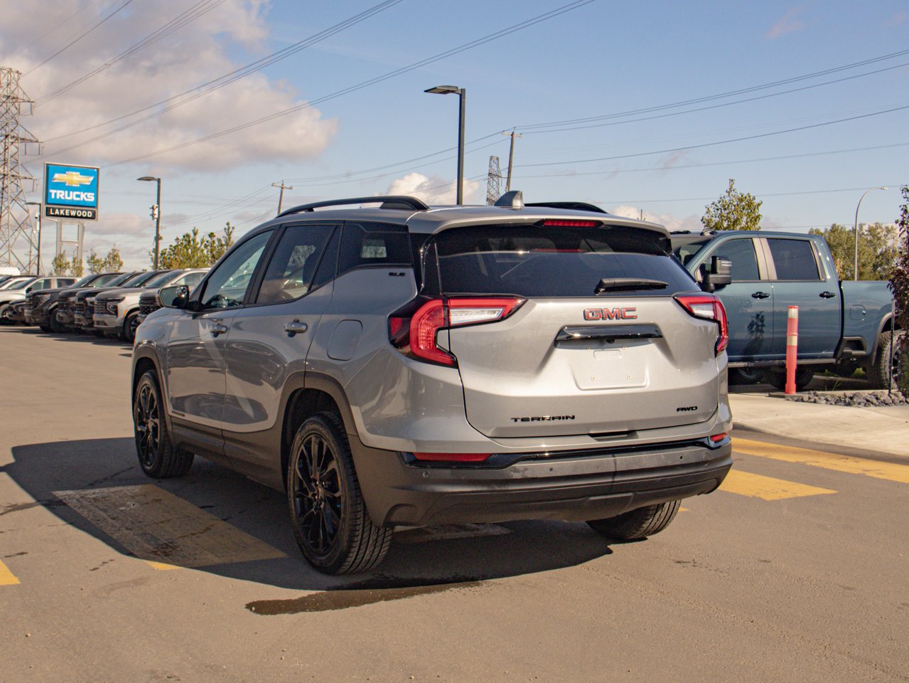 2024 GMC Terrain AWD 4dr SLE Grey Sherwood Park - photo #6