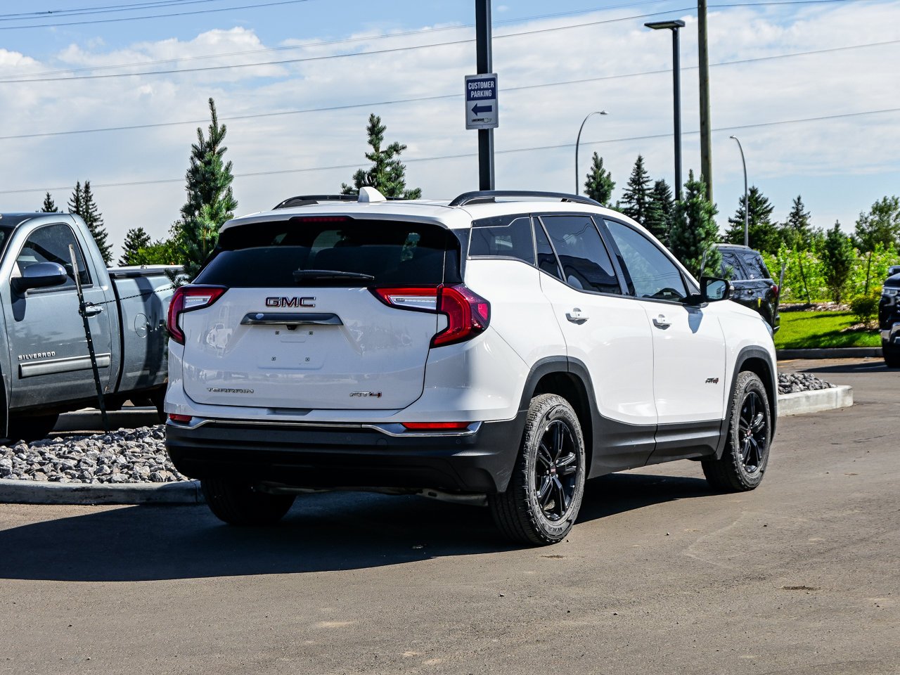 2022 GMC Terrain AWD 4dr AT4 White Sherwood Park - photo #12