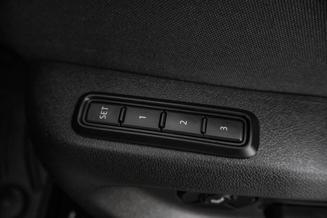 2026 Volkswagen Tiguan Highline Turbo R-Line 4MOTION Grey Sherwood Park - photo #15