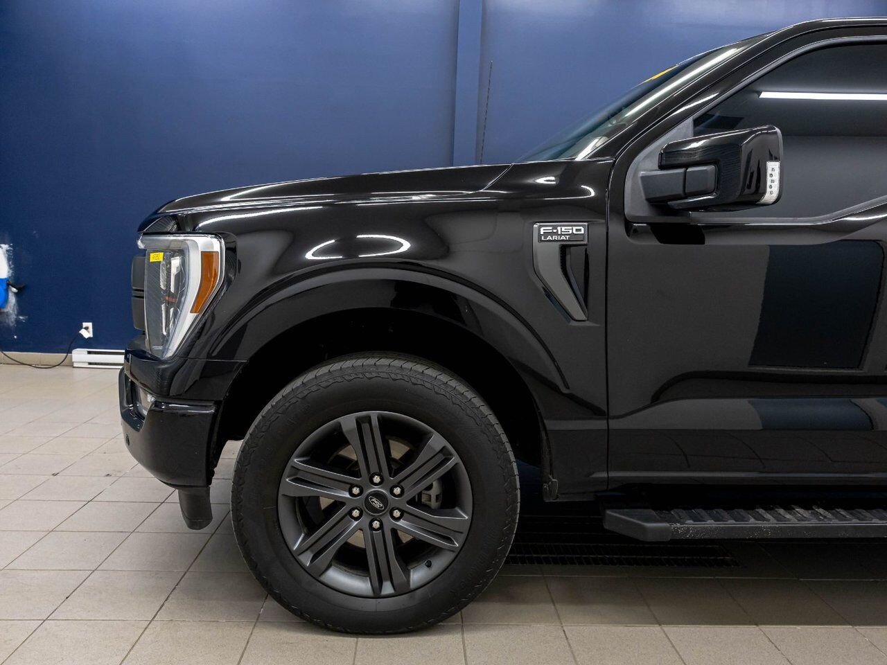Ford F-150 LARIAT CREW 4X4 502A *TOIT* NAV CUIR SIÈGES VENT 2023 Noir Saint-Jérôme - photo #35