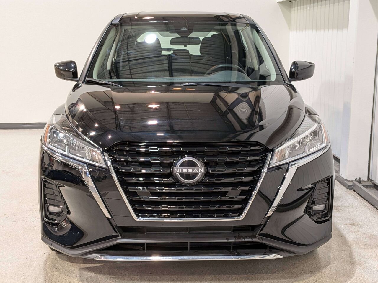 2024 Nissan Kicks S FWD Black Val-David - photo #3