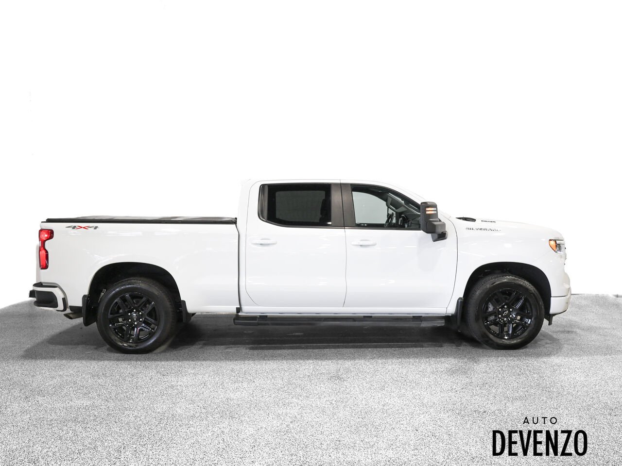 2024 Chevrolet Silverado 1500 White Saint-Eustache - photo #2