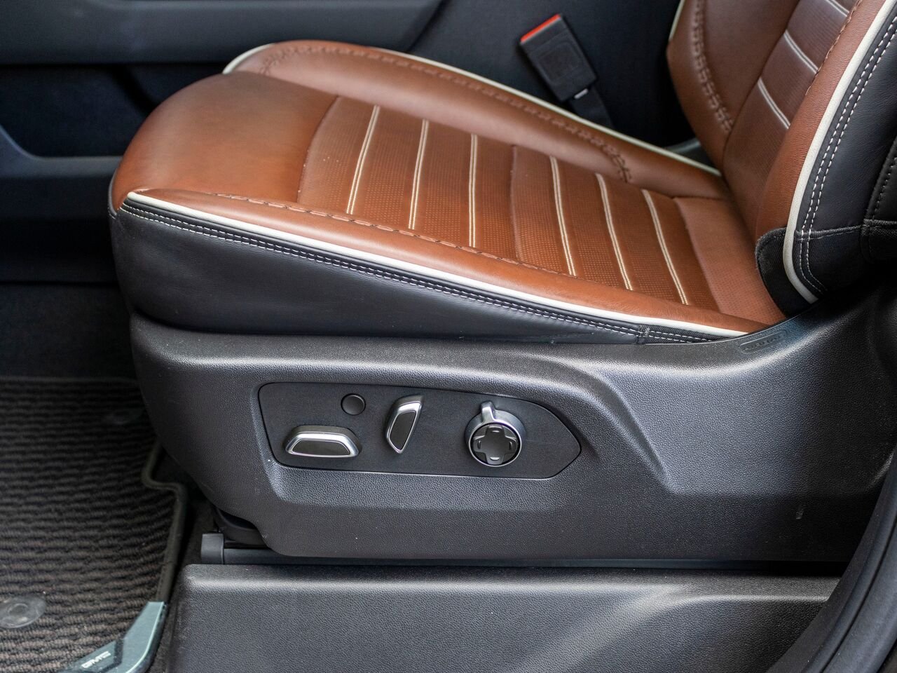 GMC Sierra 1500 Denali Ultimate cabine multiplace 4RM 2025 Noir Châteauguay - photo #26