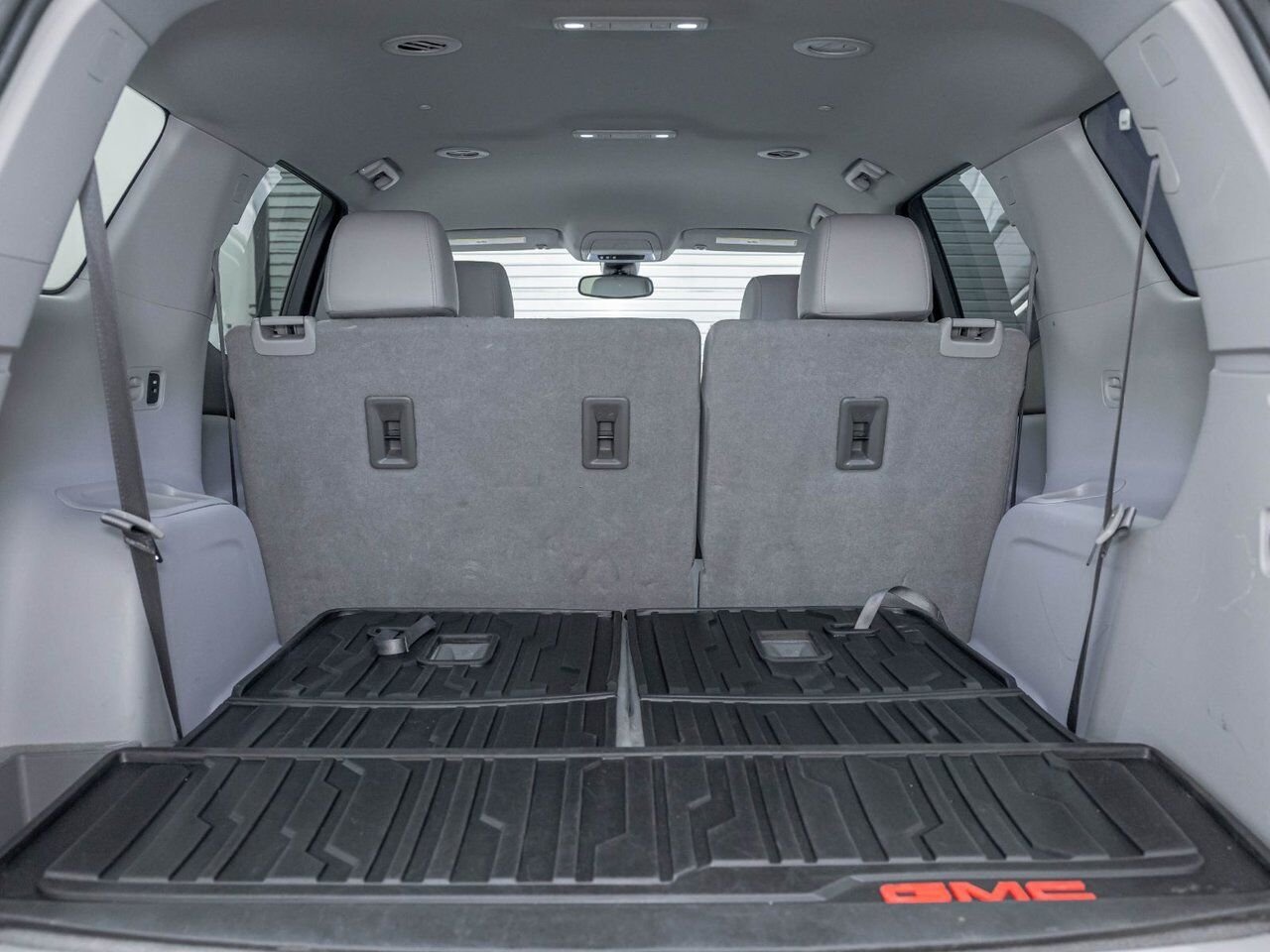 GMC Acadia SLT AWD *NAV* CUIR SIÈGES CHAUF HAYON ELECT BOSE 2023 Gris Saint-Jérôme - photo #30