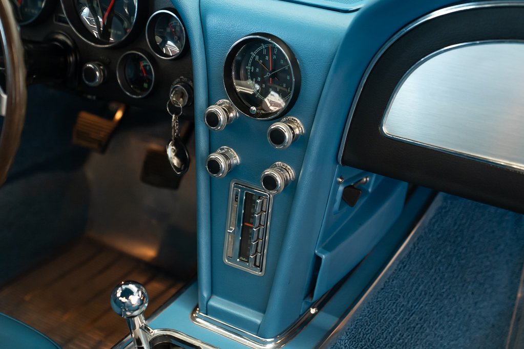Chevrolet Corvette 1967 Bleu Montréal - photo #39