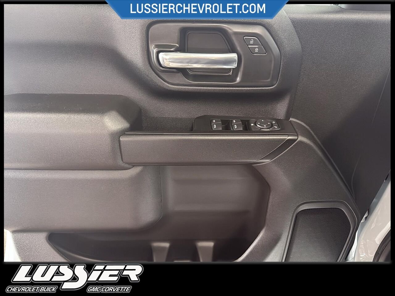 Chevrolet Silverado 2500HD WT cabine multiplace 4RM 159 po 2026 BLANC SOMMET Saint-Hyacinthe - photo #10