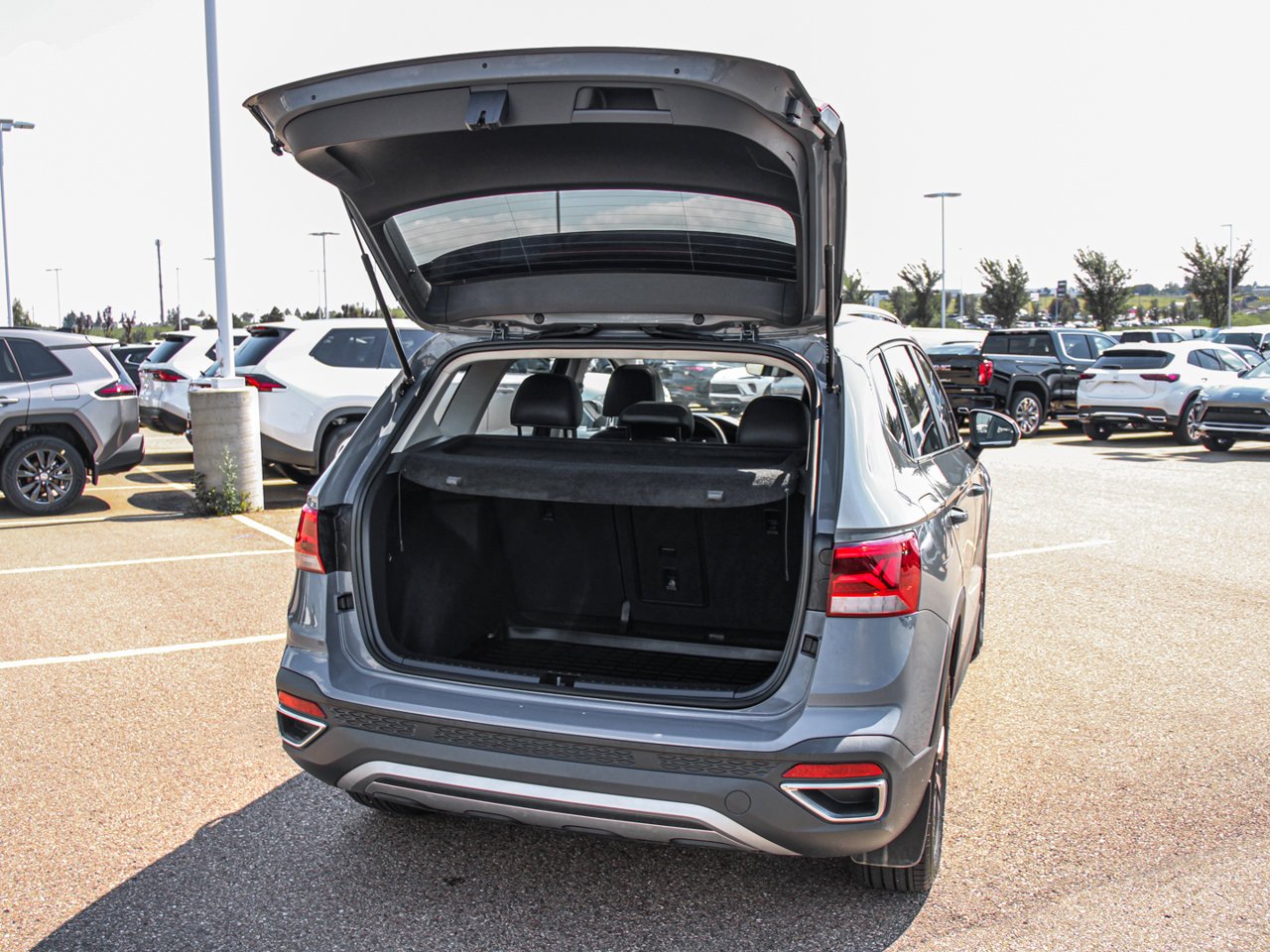 2024 Volkswagen Taos Comfortline FWD Grey Sherwood Park - photo #7