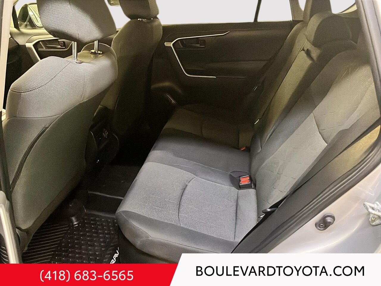 Toyota RAV4 100292A-70 | HYBRIDE, LE, AWD 2022 Argent Québec - photo #18