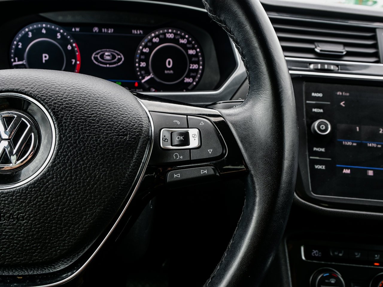 2018 Volkswagen Tiguan Highline 4MOTION White Sherwood Park - photo #25