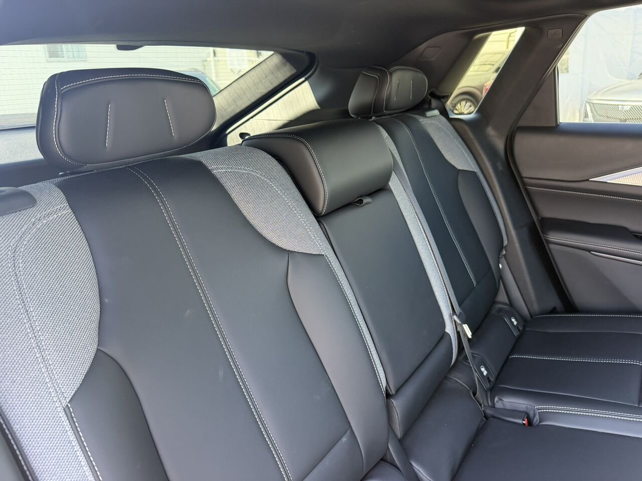2024 Cadillac LYRIQ Tech FINANCEMENT À PARTIR 0.99% Grey Laval - photo #17