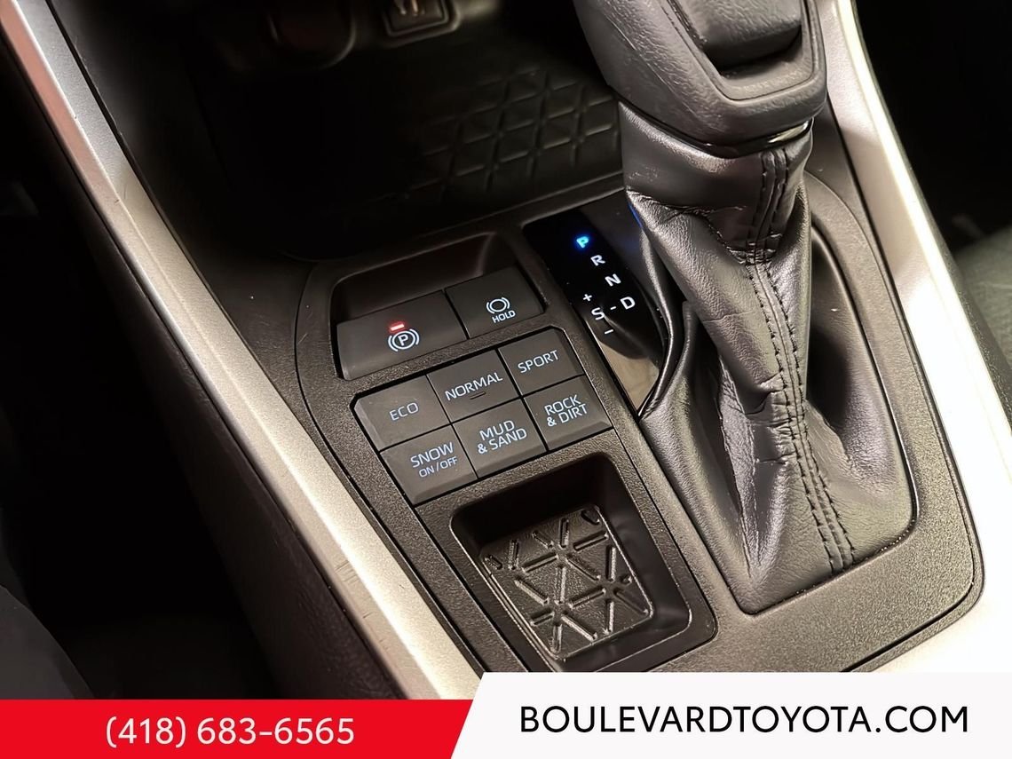 Toyota RAV4 531716-114 | LE 2024 Blanc Québec - photo #32