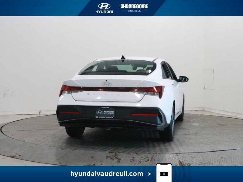 Hyundai Elantra YE21 | Preferred IVT 2024 Blanc Laval - photo #10