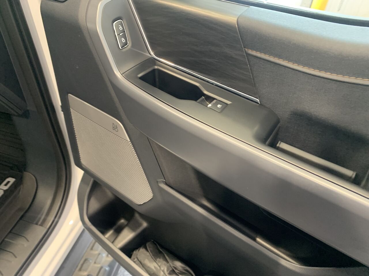 2025 Ford F-150 Lightning LIGHTNING LARIAT CREW CAB White Châteauguay - photo #15