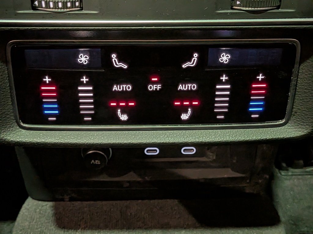 Audi RS Q8 4.0 TFSI quattro 2023 Noir Val-David - photo #13