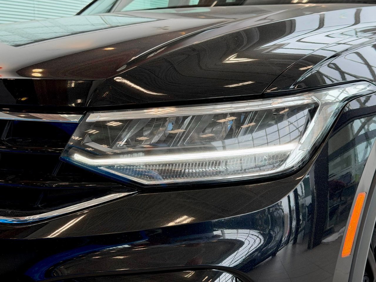 2022 Volkswagen Tiguan Black Notre-Dame-des-Prairies - photo #21