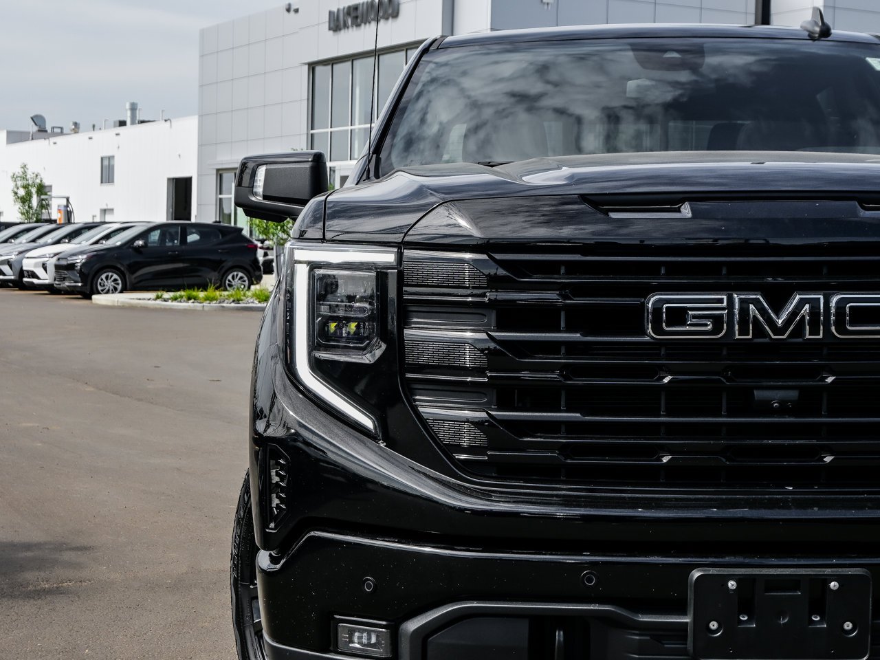 2024 GMC Sierra 1500 4WD Crew Cab 147 Elevation Black Sherwood Park - photo #4