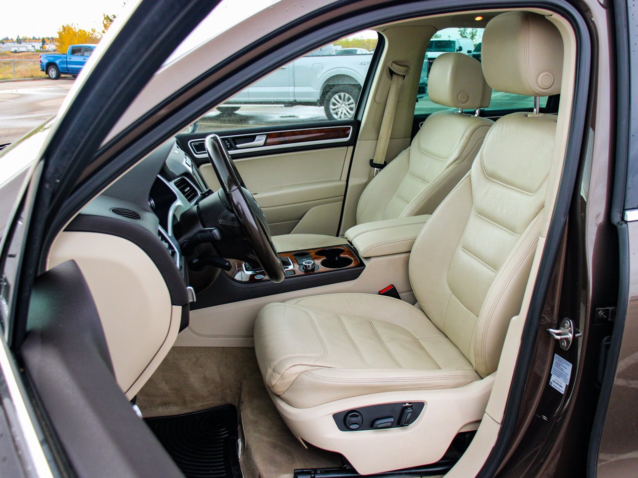 2014 Volkswagen Touareg 4dr TDI Execline Brown Sherwood Park - photo #29