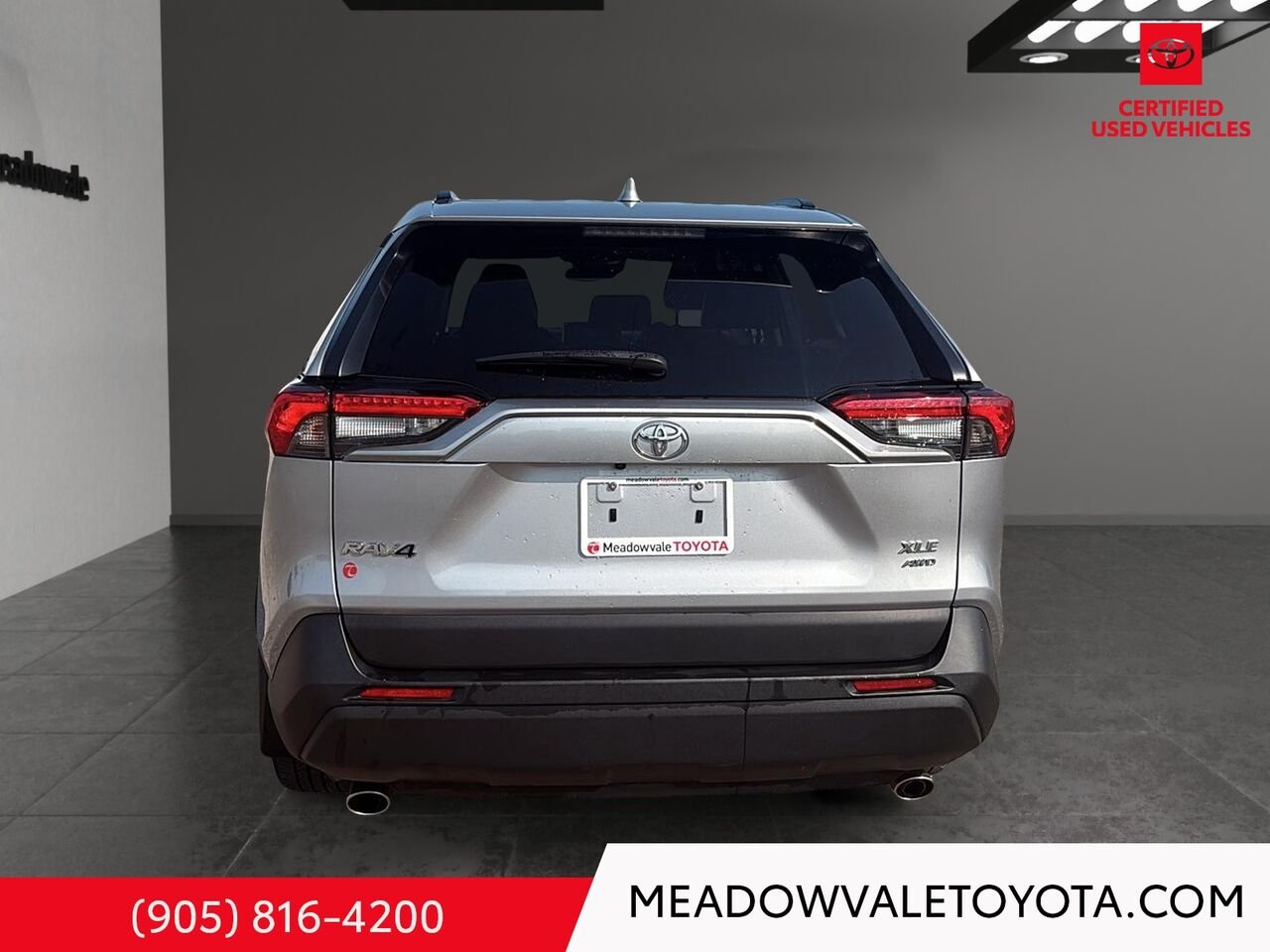2023 Toyota RAV4 19" Alloys, Power Sunroof, Power Trunk, Soft Tex Leather Seats with Memory Silver Sky Metallic Mississauga - photo #4